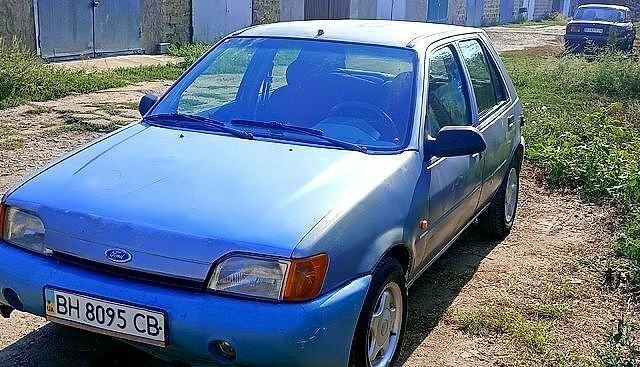 Серый Форд Фиеста, объемом двигателя 1.1 л и пробегом 123 тыс. км за 890 $, фото 1 на Automoto.ua