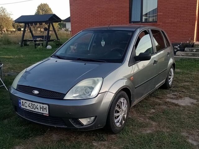 Сірий Форд Фієста, об'ємом двигуна 1.6 л та пробігом 325 тис. км за 2700 $, фото 1 на Automoto.ua