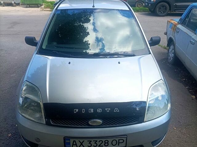 Сірий Форд Фієста, об'ємом двигуна 1.3 л та пробігом 280 тис. км за 3200 $, фото 1 на Automoto.ua