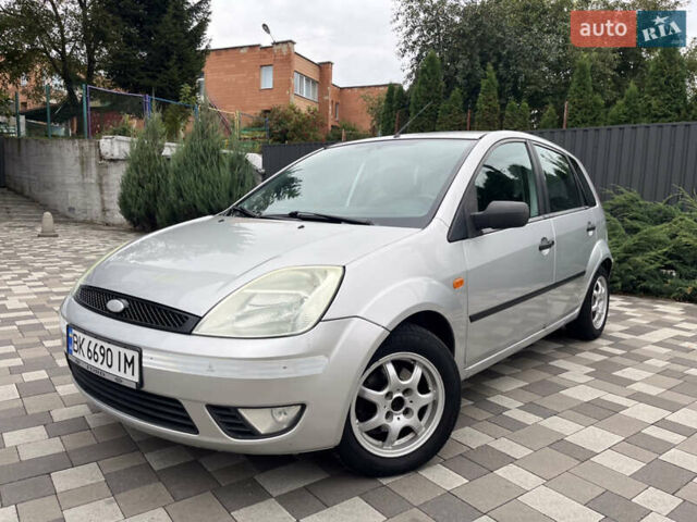 Сірий Форд Фієста, об'ємом двигуна 1.38 л та пробігом 274 тис. км за 2550 $, фото 1 на Automoto.ua