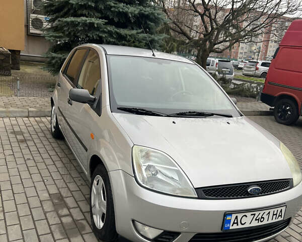 Сірий Форд Фієста, об'ємом двигуна 1.39 л та пробігом 245 тис. км за 3500 $, фото 1 на Automoto.ua