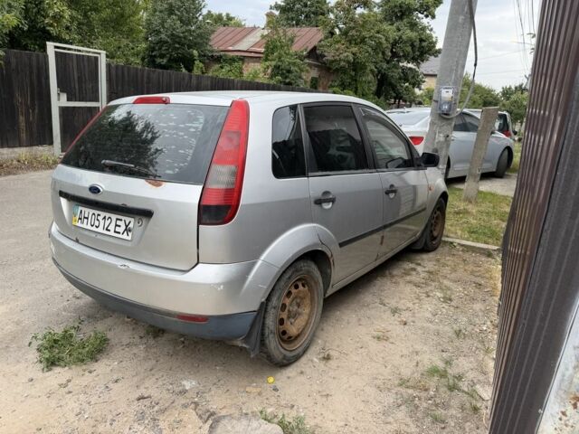 Сірий Форд Фієста, об'ємом двигуна 1.3 л та пробігом 200 тис. км за 1248 $, фото 1 на Automoto.ua