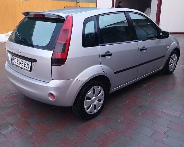 Сірий Форд Фієста, об'ємом двигуна 1.3 л та пробігом 269 тис. км за 2500 $, фото 1 на Automoto.ua