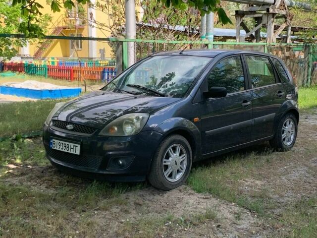 Серый Форд Фиеста, объемом двигателя 1.4 л и пробегом 167 тыс. км за 3000 $, фото 1 на Automoto.ua