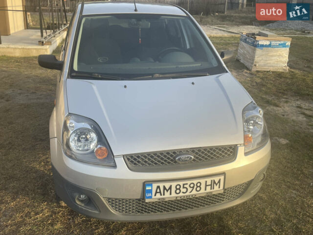 Сірий Форд Фієста, об'ємом двигуна 1.4 л та пробігом 282 тис. км за 3800 $, фото 1 на Automoto.ua