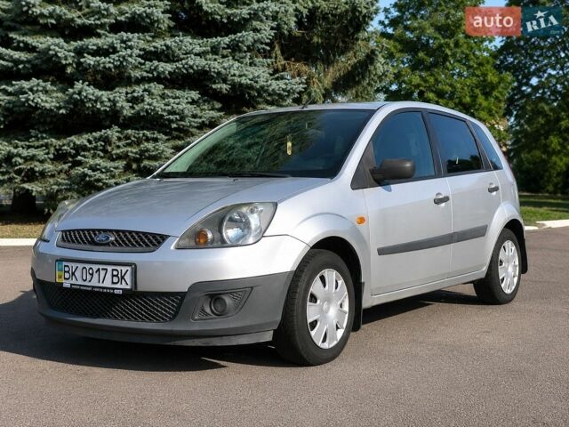 Сірий Форд Фієста, об'ємом двигуна 1.4 л та пробігом 173 тис. км за 3400 $, фото 1 на Automoto.ua