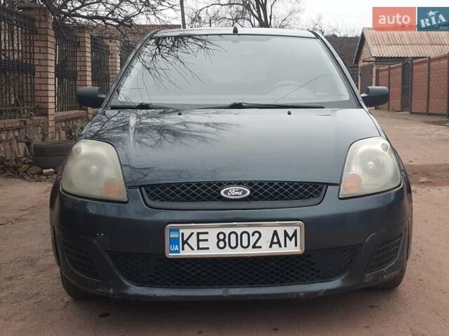 Серый Форд Фиеста, объемом двигателя 1.3 л и пробегом 202 тыс. км за 2800 $, фото 1 на Automoto.ua