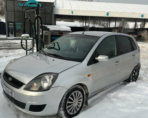 Сірий Форд Фієста, об'ємом двигуна 1.39 л та пробігом 252 тис. км за 4000 $, фото 1 на Automoto.ua