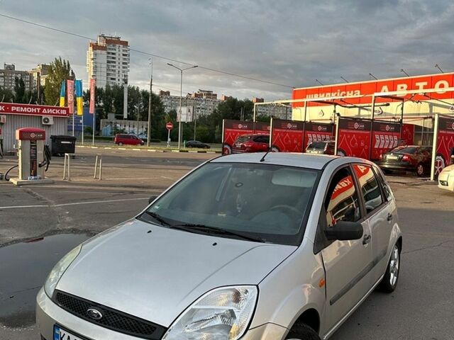 Сірий Форд Фієста, об'ємом двигуна 1.4 л та пробігом 161 тис. км за 4250 $, фото 1 на Automoto.ua