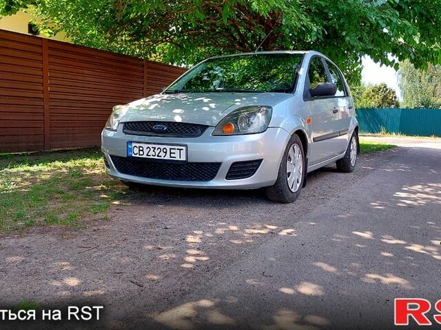 Серый Форд Фиеста, объемом двигателя 1.4 л и пробегом 217 тыс. км за 3850 $, фото 1 на Automoto.ua