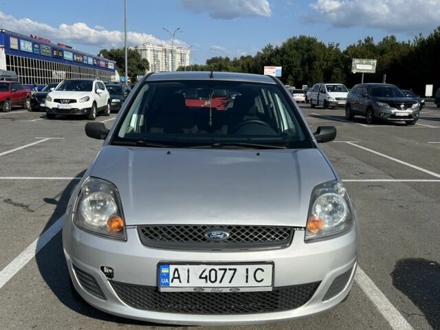 Сірий Форд Фієста, об'ємом двигуна 1.4 л та пробігом 255 тис. км за 3700 $, фото 1 на Automoto.ua