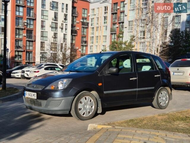 Сірий Форд Фієста, об'ємом двигуна 1.4 л та пробігом 104 тис. км за 4800 $, фото 1 на Automoto.ua