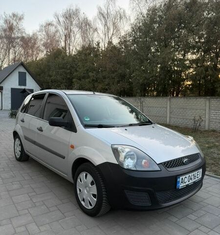 Сірий Форд Фієста, об'ємом двигуна 1.3 л та пробігом 116 тис. км за 4200 $, фото 1 на Automoto.ua