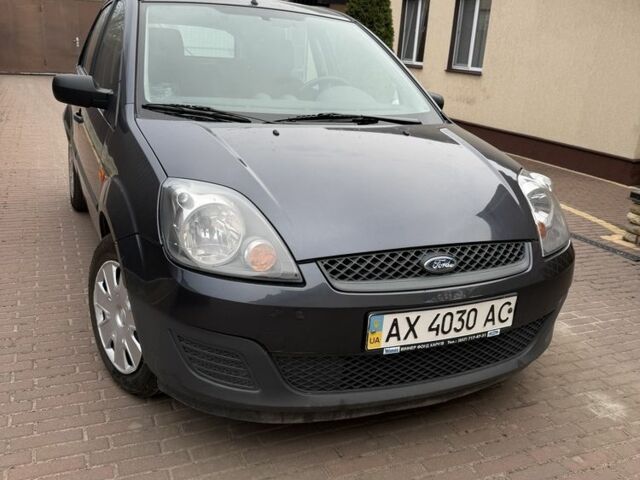 Серый Форд Фиеста, объемом двигателя 1.4 л и пробегом 104 тыс. км за 4800 $, фото 1 на Automoto.ua