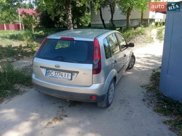 Сірий Форд Фієста, об'ємом двигуна 1.4 л та пробігом 390 тис. км за 3000 $, фото 1 на Automoto.ua