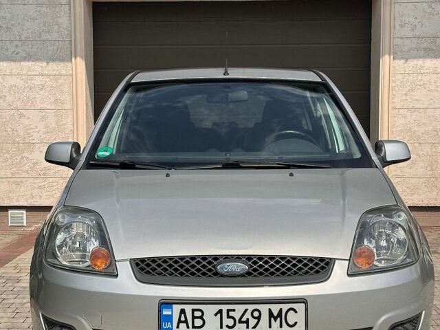 Сірий Форд Фієста, об'ємом двигуна 1.39 л та пробігом 180 тис. км за 4400 $, фото 1 на Automoto.ua