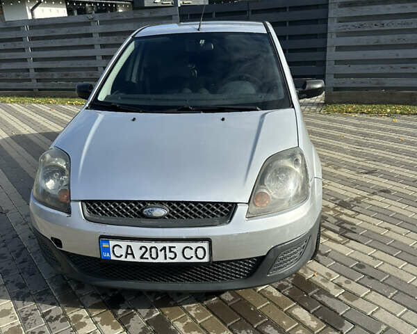 Форд Фиеста 2007 в Борисполе на Automoto.ua Серый Форд Фиеста, объемом двигателя 1.4 л и пробегом 255 тыс. км за 3900 $, фото 1 на Automoto.ua