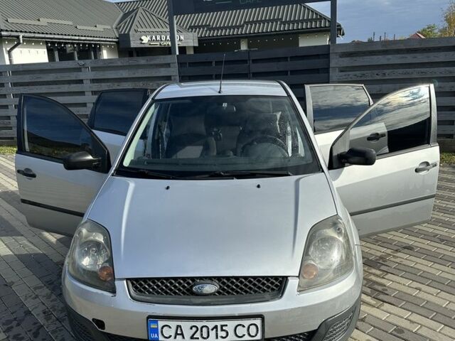 Форд Фиеста 2007 в Борисполе на Automoto.ua Серый Форд Фиеста, объемом двигателя 1.4 л и пробегом 255 тыс. км за 3900 $, фото 1 на Automoto.ua