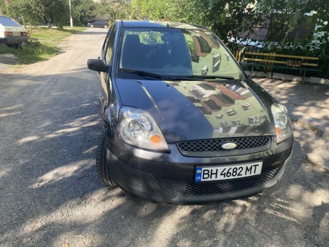 Серый Форд Фиеста, объемом двигателя 1.4 л и пробегом 270 тыс. км за 3500 $, фото 1 на Automoto.ua