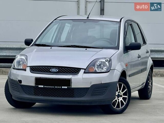 Серый Форд Фиеста, объемом двигателя 1.24 л и пробегом 247 тыс. км за 2950 $, фото 1 на Automoto.ua
