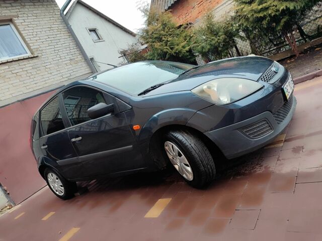 Сірий Форд Фієста, об'ємом двигуна 1.4 л та пробігом 204 тис. км за 3550 $, фото 1 на Automoto.ua
