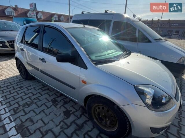 Сірий Форд Фієста, об'ємом двигуна 1.3 л та пробігом 315 тис. км за 2700 $, фото 1 на Automoto.ua