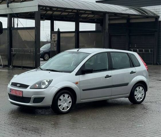 Сірий Форд Фієста, об'ємом двигуна 1.4 л та пробігом 159 тис. км за 3999 $, фото 1 на Automoto.ua