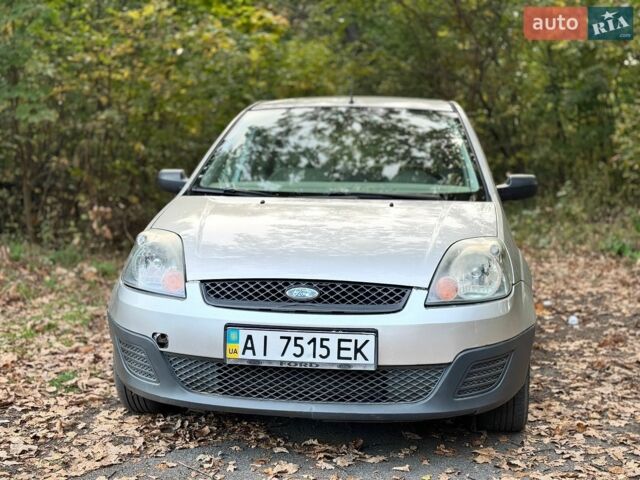 Сірий Форд Фієста, об'ємом двигуна 1.4 л та пробігом 220 тис. км за 2700 $, фото 1 на Automoto.ua
