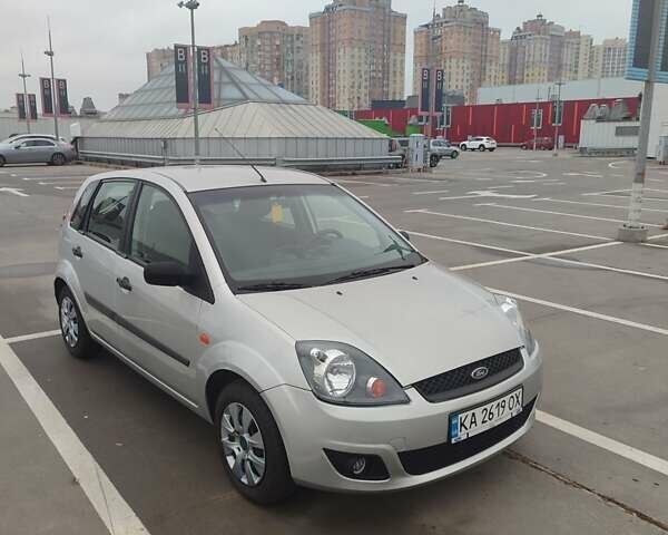 Сірий Форд Фієста, об'ємом двигуна 1.39 л та пробігом 189 тис. км за 3900 $, фото 1 на Automoto.ua