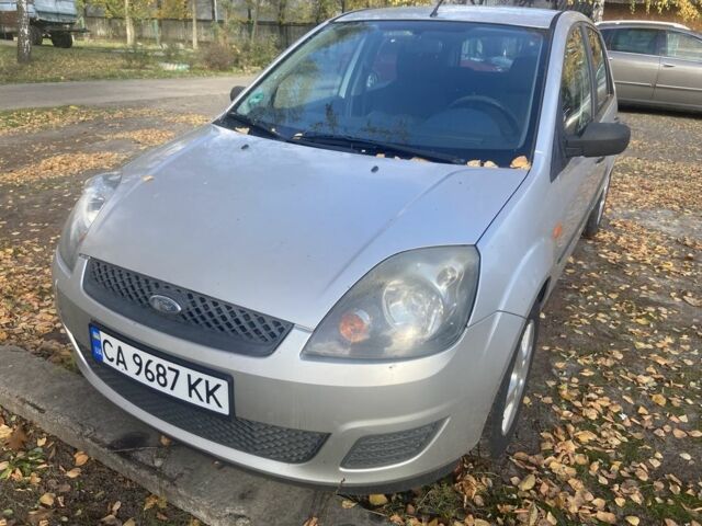 Сірий Форд Фієста, об'ємом двигуна 1.2 л та пробігом 200 тис. км за 2554 $, фото 1 на Automoto.ua