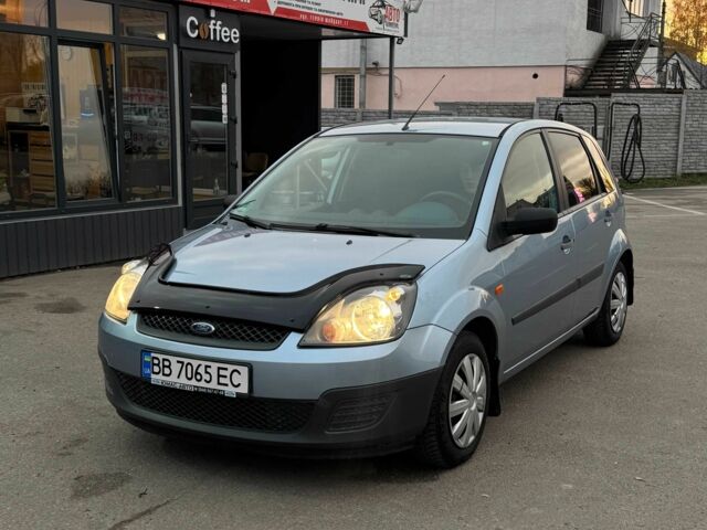 Серый Форд Фиеста, объемом двигателя 1.2 л и пробегом 145 тыс. км за 4350 $, фото 1 на Automoto.ua