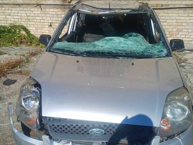 Серый Форд Фиеста, объемом двигателя 1.4 л и пробегом 233 тыс. км за 902 $, фото 1 на Automoto.ua