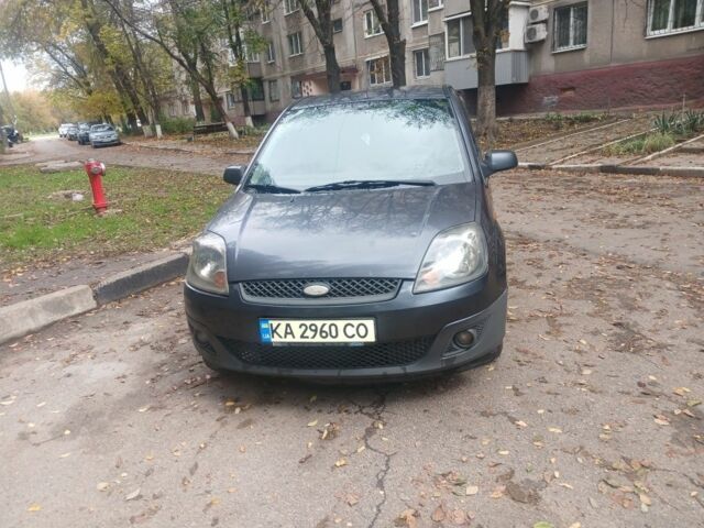 Сірий Форд Фієста, об'ємом двигуна 1.4 л та пробігом 280 тис. км за 3800 $, фото 1 на Automoto.ua