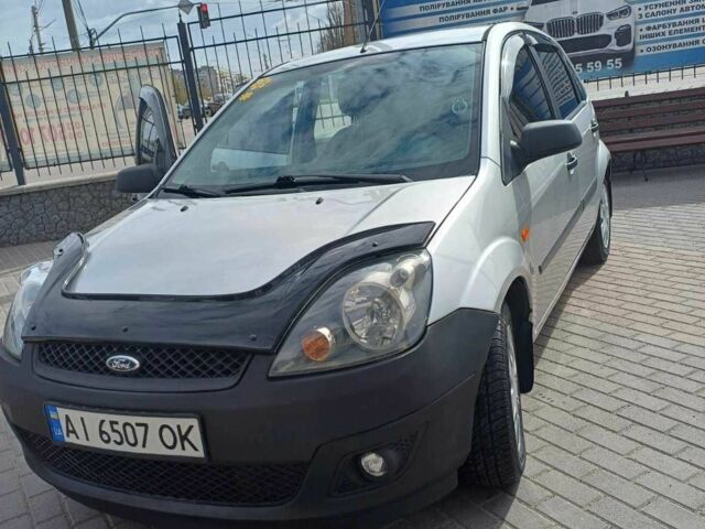 Серый Форд Фиеста, объемом двигателя 1.4 л и пробегом 206 тыс. км за 3800 $, фото 1 на Automoto.ua