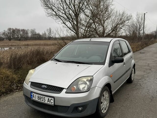 Сірий Форд Фієста, об'ємом двигуна 1.4 л та пробігом 157 тис. км за 4000 $, фото 1 на Automoto.ua