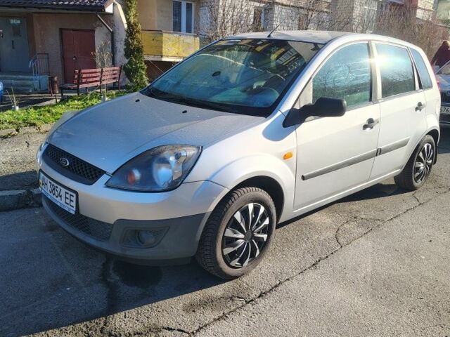 Сірий Форд Фієста, об'ємом двигуна 0 л та пробігом 136 тис. км за 4200 $, фото 1 на Automoto.ua