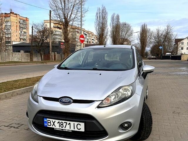 Сірий Форд Фієста, об'ємом двигуна 1.2 л та пробігом 210 тис. км за 4900 $, фото 1 на Automoto.ua