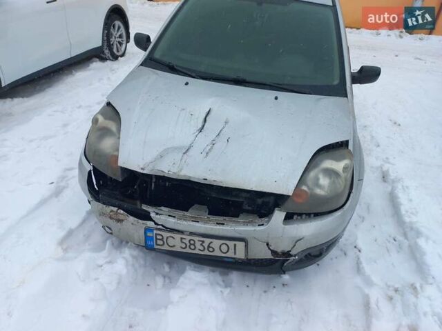 Серый Форд Фиеста, объемом двигателя 1.4 л и пробегом 400 тыс. км за 2000 $, фото 1 на Automoto.ua