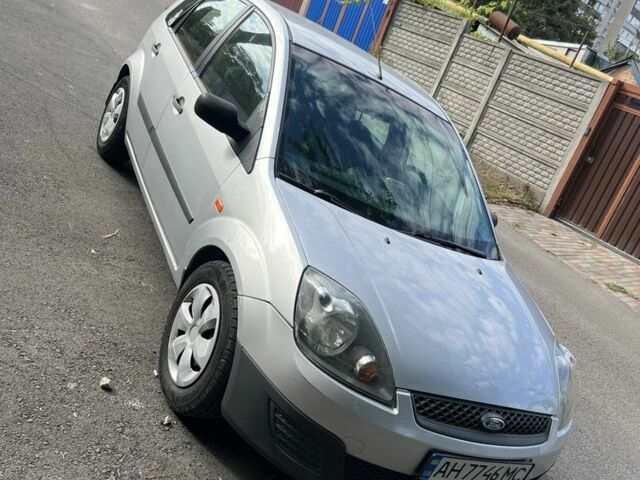 Сірий Форд Фієста, об'ємом двигуна 1.2 л та пробігом 150 тис. км за 3300 $, фото 1 на Automoto.ua