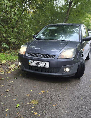 Серый Форд Фиеста, объемом двигателя 1.4 л и пробегом 282 тыс. км за 3300 $, фото 1 на Automoto.ua