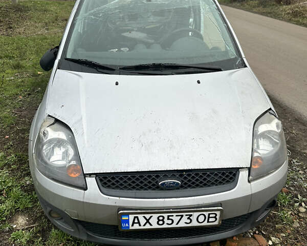 Сірий Форд Фієста, об'ємом двигуна 1.39 л та пробігом 88 тис. км за 1000 $, фото 1 на Automoto.ua