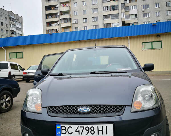 Сірий Форд Фієста, об'ємом двигуна 1.39 л та пробігом 216 тис. км за 2500 $, фото 1 на Automoto.ua