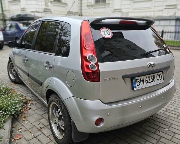 Сірий Форд Фієста, об'ємом двигуна 1.39 л та пробігом 130 тис. км за 5200 $, фото 1 на Automoto.ua