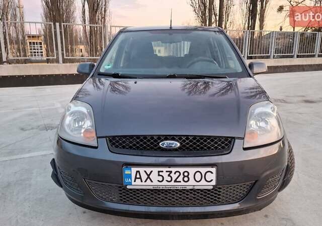 Сірий Форд Фієста, об'ємом двигуна 1.39 л та пробігом 250 тис. км за 4400 $, фото 1 на Automoto.ua