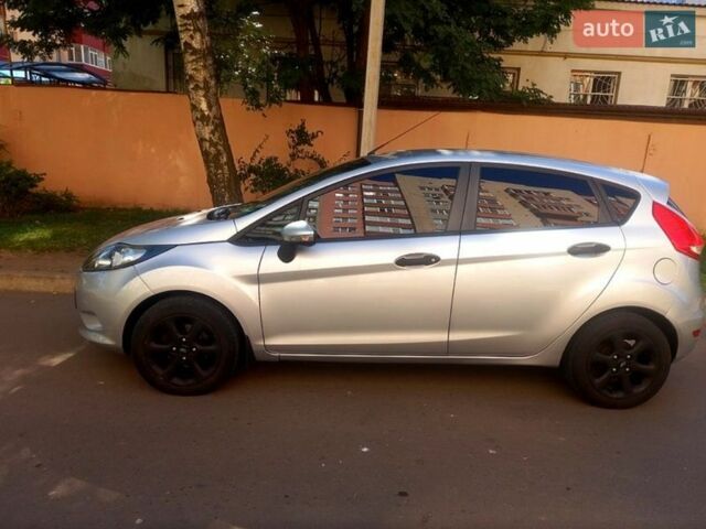 Сірий Форд Фієста, об'ємом двигуна 1.24 л та пробігом 206 тис. км за 5500 $, фото 1 на Automoto.ua