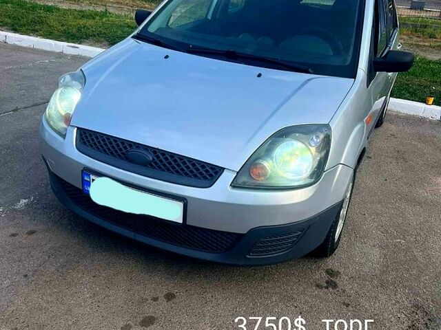 Сірий Форд Фієста, об'ємом двигуна 1.3 л та пробігом 0 тис. км за 3550 $, фото 1 на Automoto.ua