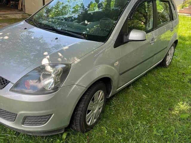 Сірий Форд Фієста, об'ємом двигуна 1.39 л та пробігом 220 тис. км за 4100 $, фото 1 на Automoto.ua