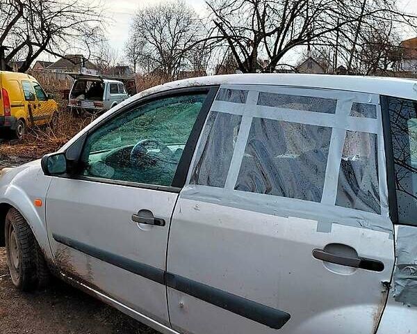 Сірий Форд Фієста, об'ємом двигуна 1.2 л та пробігом 360 тис. км за 1500 $, фото 1 на Automoto.ua