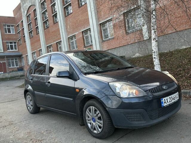 Серый Форд Фиеста, объемом двигателя 1.2 л и пробегом 234 тыс. км за 4200 $, фото 1 на Automoto.ua