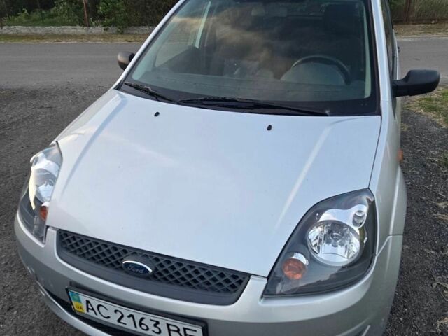 Сірий Форд Фієста, об'ємом двигуна 1.4 л та пробігом 93 тис. км за 4900 $, фото 1 на Automoto.ua